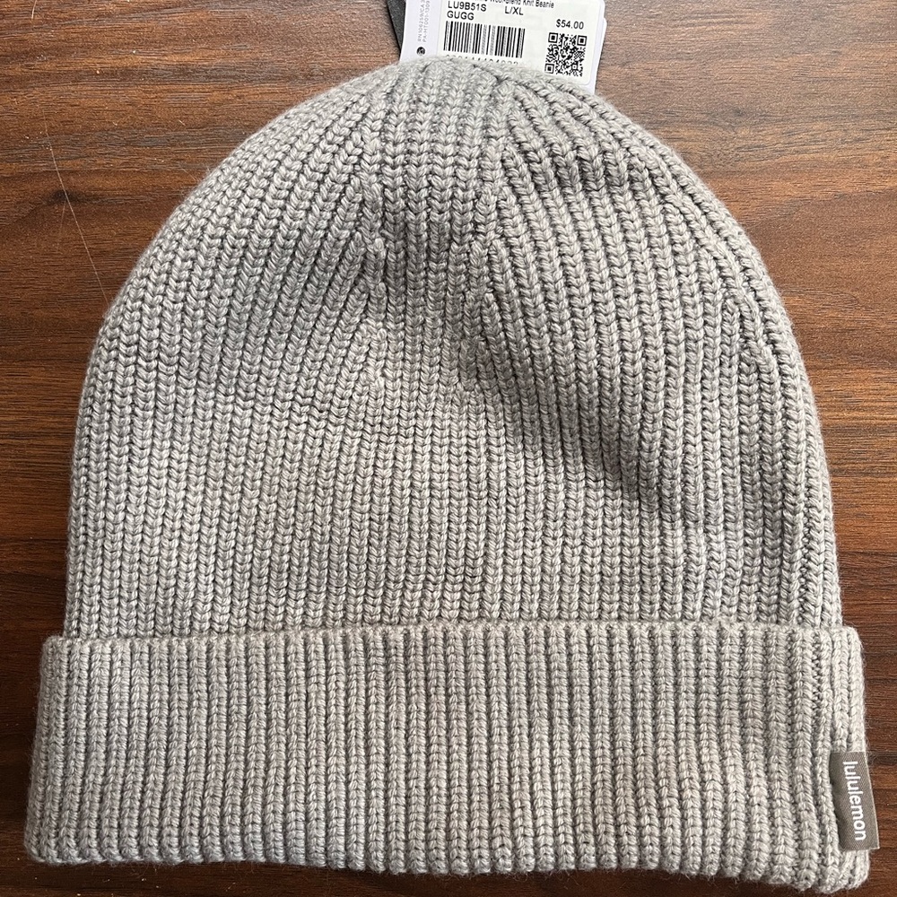 New never worn Lululemon beanie wool blend knit hat in light gray